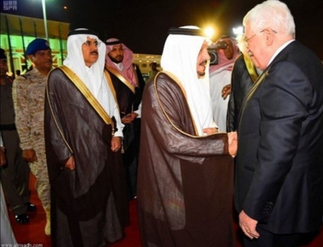يلتقي الملك- الرئيس يؤكد دعم السعودية بمكافحة الإرهاب