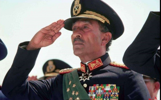 سفير مصر للاسرائيليين: إقرأوا خطاب السادات