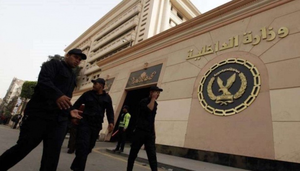 تفاصيل مقززة لجريمة سرقة وابتزاز في مصر
