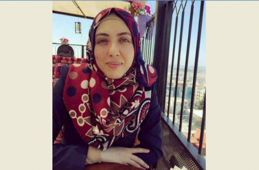 حملة تشويه وتشهير بحق أصغر رئيسة بلدية في فلسطين ومحاولات لحجب الثقة عنها
