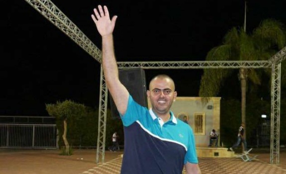 مصرع شاب من أم الفحم بحادث سقوط ألواح خشبيه على جسده