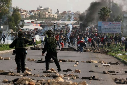 شهيد واكثر من 250 اصابة في جمعة الغضب للقدس