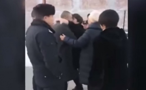 شاهدوا فيديو الوداع الأخير بين محكوم بالإعدام وأسرته