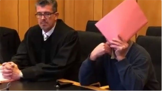 'حادثة غريبة'.. ترك زوجته 10 أيام في الحمام فماتت!