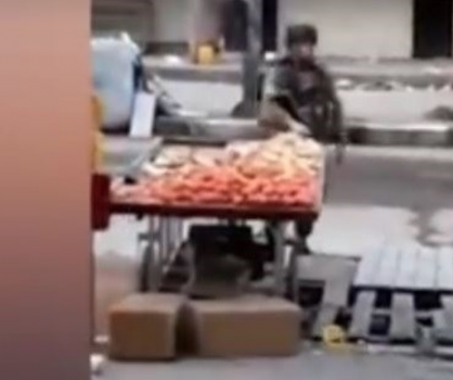 سجن ضابط إسرائيلي سرق من بسطة بالخليل