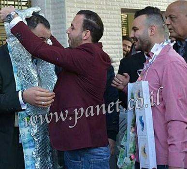 أغرب " نقوط "عريس في قلقيلية وقد يكون في العالم !