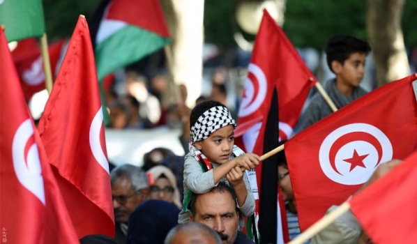 عشرات التونسيين يطالبون بقانون يجرّم التطبيع مع "إسرائيل"