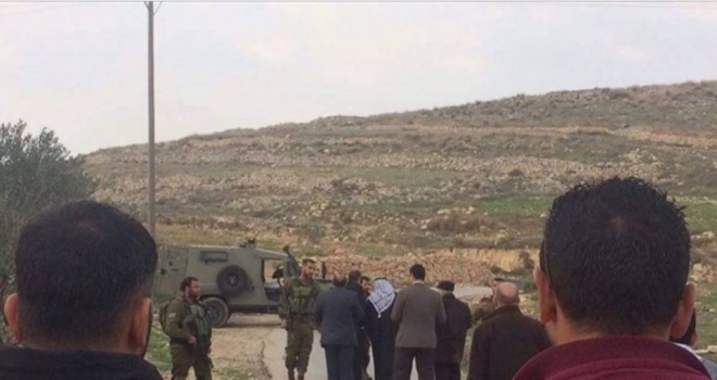 اقتحام قرية دير نظام ومنع سكانها من مغادرتها
