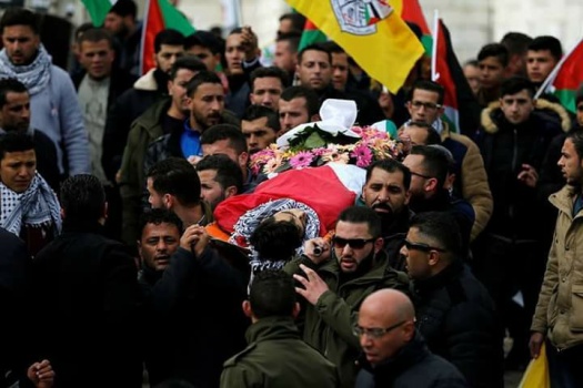 بالصور.. شهيد أوجع القلوب.. تشييع جثمان الشهيد مصعب التميمي في دير نظام