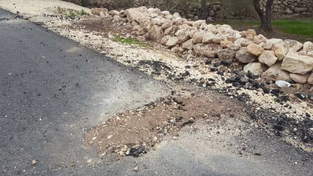 الاحتلال يقتحم منطقة العبوات الناسفة في علار ويقوم بتمشيط المكان