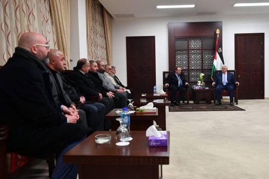 الرئيس يستقبل عائلة المناضل غسان الشكعة