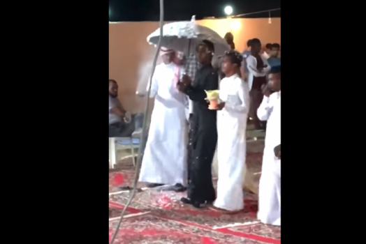 بالفيديو.. حفل زواج مثليين بمكّة يثير الجدل!