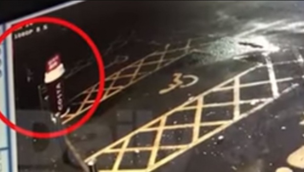 فيديو مروع للحظة انفجار لص أثناء محاولته سرقة صراف آلي