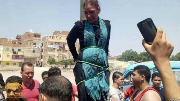 فيديو لسيدة حاولت خطف طفل من أحد البيوت.. و هذا كان مصيرها!