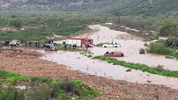 الدفاع المدني ينقذ شابا من الغرق في برطعة جنوب جنين