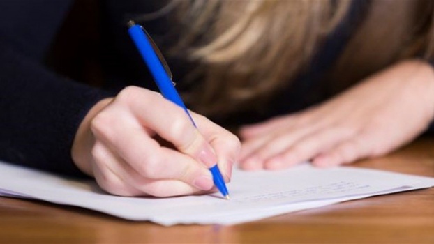 جامعة تنشر أجوبة التلاميذ على سناب شات للسخرية منهم!