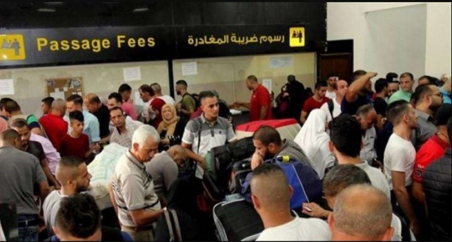 أزمة خانقة على معبر الكرامة .. وتمديد عمله لـ24 ساعة