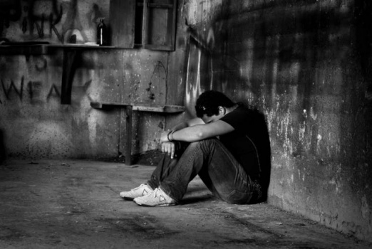 رفضته 7 فتيات .. وما فعله بنفسه كان صادماً!