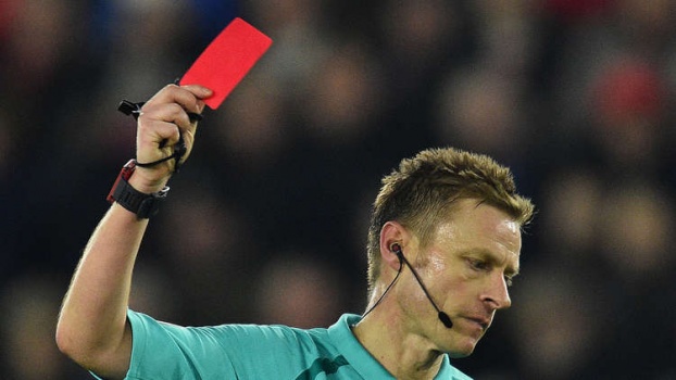 لاعب يقتل حكما بسبب بطاقة حمراء في المكسيك!