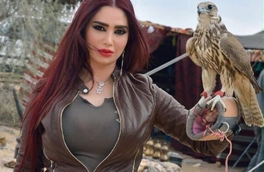 رنا الأبيض تثير السخرية بما فعلته مع عائلة فقيرة