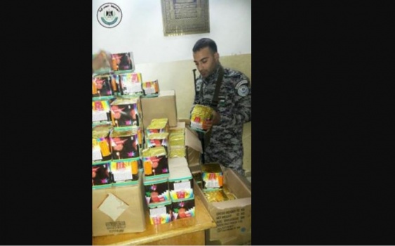 ضبط 132 علبة مفرقعات ممنوعه في طولكرم