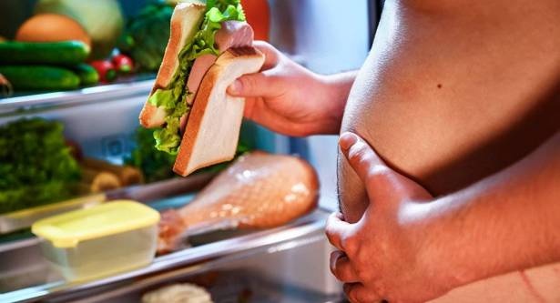 لماذا يكتسب الرجال الوزن بعد الزواج