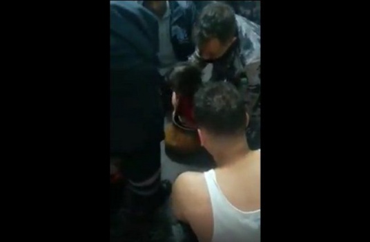 فيديو| أردنية وضعت طفلتها في "قدر" والدفاع المدني ينقذها