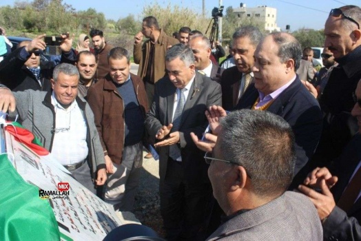 بالصور..وزير الحكم المحلي يفتتح عددا من المشاريع التنموية في محافظة جنين