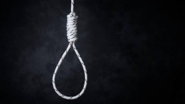 قتلت ابنتها بمساعدةٍ من عشيقها... فكان عقابهما الإعدام شنقاً