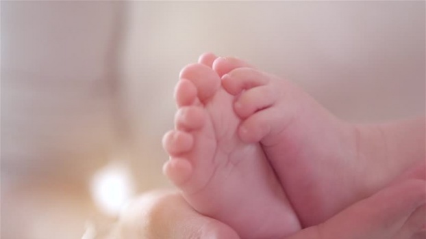 عرضت رضيعتها للبيع بأقلّ من 3 آلاف دولار