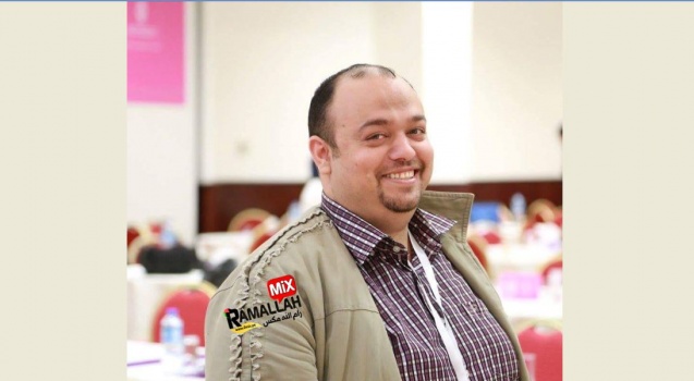 فيديو: مهندس من رام الله يبتكر لاصقًا لتقوية إشارات الانترنت في الهواتف