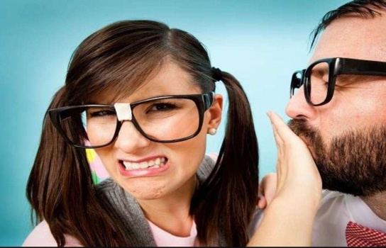 الأسباب الحقيقية لرائحة الفم الكريهة صباحا وطرق محاربتها