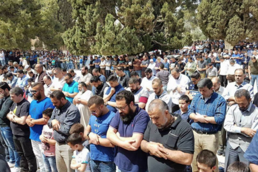 45 ألفاً يؤدون صلاة الجمعة في المسجد الأقصى