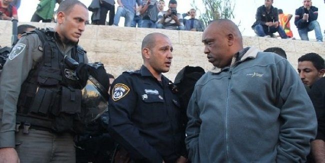 الاحتلال يعتقل مدير نادي الأسير في القدس بعد استدعائه للتحقيق
