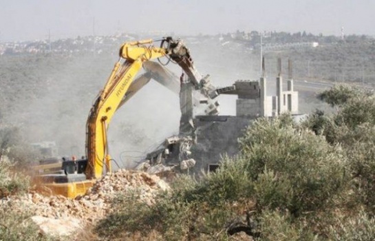 بعد 9 أعوام.. مركز القدس ينجح بوقف 5 أوامر هدم في عقربا