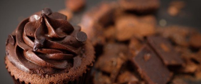 أغلى قطعة شوكولاتة في العالم مغطاة بالذهب.. ويحرسها رجلا أمن