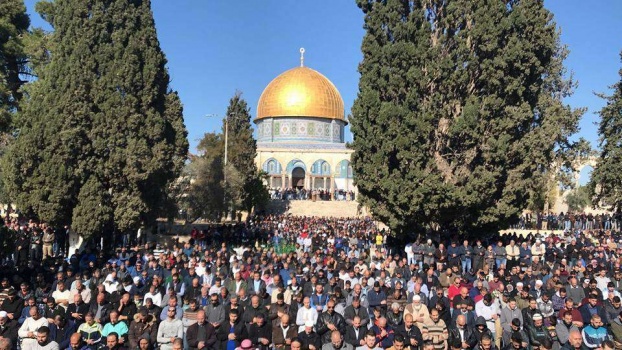 دعوات لاغلاق مساجد القدس الجمعة والصلاة في الأقصى