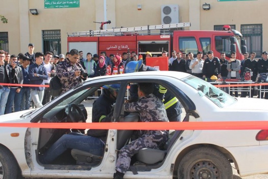 بسيناريو يحاكي إخلاء مصابين وإطفاء الحرائق... إحياء اليوم العالمي للدفاع المدني في جنين