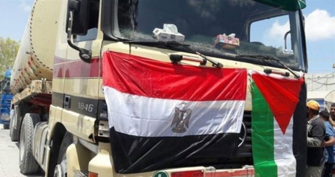 مصر تدخل "وقودا" الى غزة