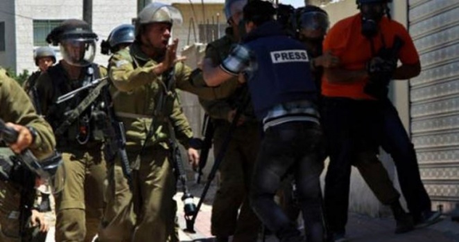 هآرتس: أوامر عسكرية "إسرائيلية" باستهداف الصحفيين الفلسطينيين