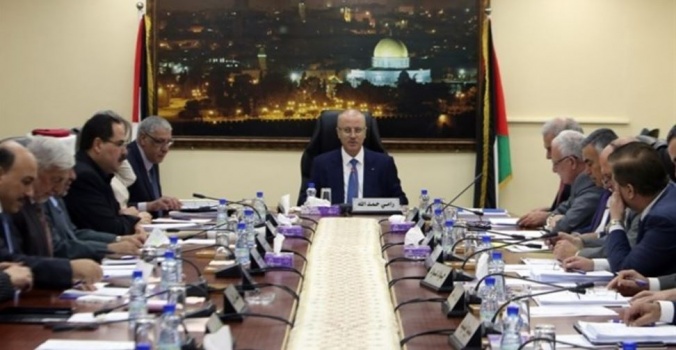 الحكومة تطالب حماس بتسليم غزة دفعة واحدة