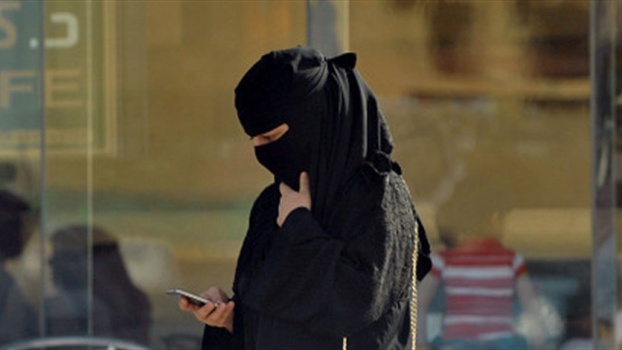 اتهمت والدها بالتحرش بها في السعودية...وارفقت اتهامها بالادلة!