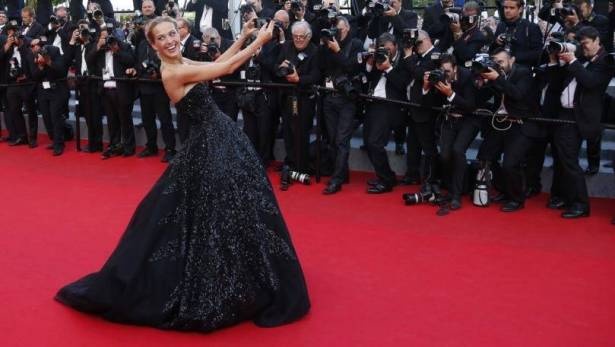 منع صور "السيلفي" في مهرجان كان السينمائي... وهذه الأسباب
