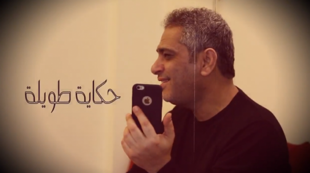 فيديو| فضل شاكر في أول ظهور إعلامي حليق اللحية يعزف ويغني!