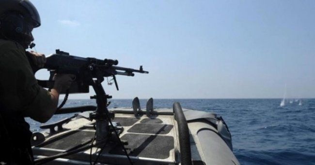بحرية الاحتلال تستهدف الصيادين في بحر غزة