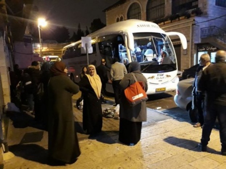 على نفقتهم الخاصة.. أهالي أسرى القدس يزورون أبناءهم في "النقب ونفحة"