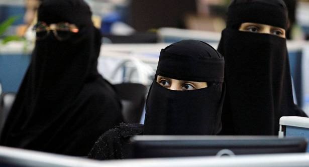 بالفيديو... سباق نسائي رياضي للمرة الأولى في السعودية