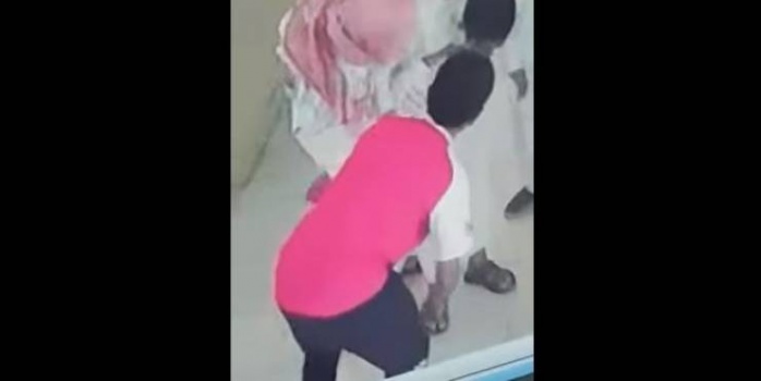 فيديو| غطاء زجاجة كاد أن يودي بحياة طالب سعودي.!!