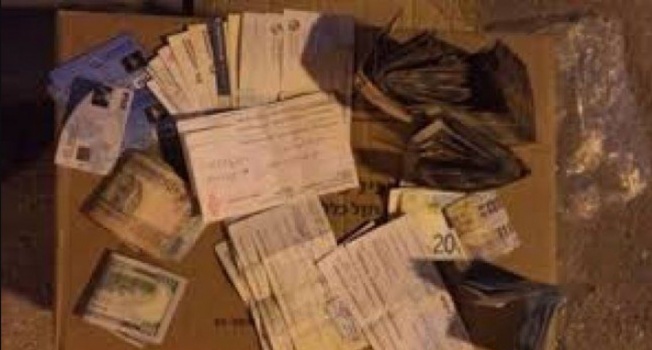الاحتلال سرق مبلغاً مالياً و40 كغم ذهب في الضفة