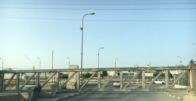 اغلاق حاجزين بالخليل- اصابة مستوطنين بجراح بعد رشقهم بالحجارة